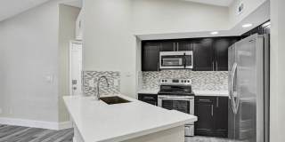 2BED/1BATH renovated apartment ready to MOVE IN! Gallery 5