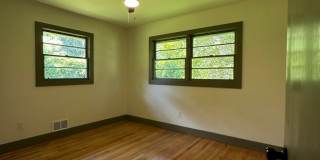 Updated 3 Bedroom House on the Eastside Gallery 35