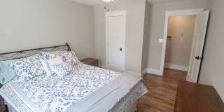 Modern 4bd Home - Fully Furnished Utilities Included Gallery 28