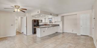 Upgraded 2 bedroom 2 bath upstairs condo Gallery 13