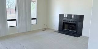 Spacious 2bd/2bath + Den home in gorgeous community (there's a lake!) Gallery 8