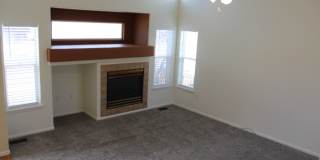 Beautiful 3 BR/2 1/2 BA Home in Highlands Ranch! Gallery 3