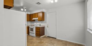 Charming townhome centrally located with great access to the Greenbelt and BSU! Gallery 20
