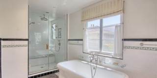 408 17TH St Gallery 24