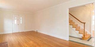 1667 PRIMROSE Road NW Gallery 19