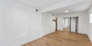 *Limited Move In Special for April Lease Start Date- $750 Off First Month's Rent! *OCEAN VIEWS! Renovated 2 Bed, 2.5 Bath Townhome in San Clemente! Gallery 26