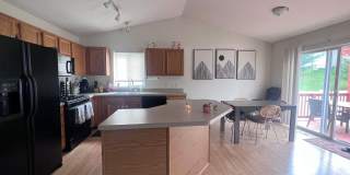 Three Bedroom Home with Central Air! Gallery 1