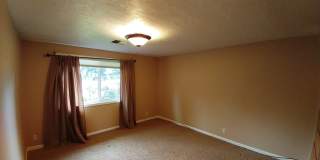 Gorgeous Home with Granite Counters and Custom Built-ins! Gallery 21