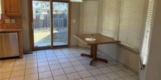 Spacious 6BR House in Aurora Gallery 11