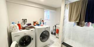 Perfect apartment for Social Students near NEU! Spacious, Yard, Parking & more! Gallery 3