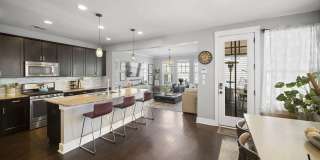 Room in 4 Bedroom Home at Double Oaks Rd Gallery 8