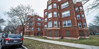 8152 S Evans East Chatham Apartments Gallery 5