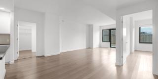 Massive 2/Bdrm 2/bath With Sizable Outdoor Terrace ! A+ Location & Amenities Gallery 16