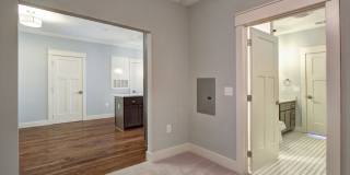 525 East Apartments Gallery 44