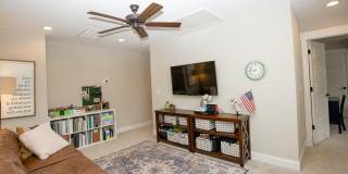 595 E L Ives Drive Gallery 36