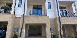 629 N Queen Street Gallery 53