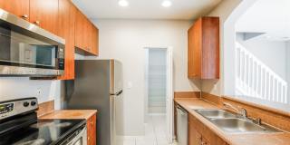 2281 NE 42nd Cir Gallery 5