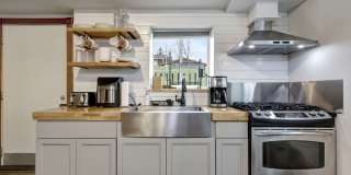 Fully Furnished 3BR Home | Utilities Included | Prime Downtown Location Gallery 1