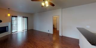 Condo w/ Garage. Close To St. Vincents Hospital, Freeways and Fast Commute To Portland Gallery 1
