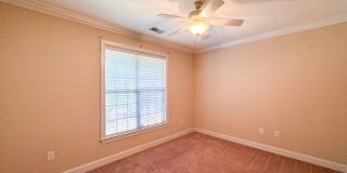 Beautiful 3 Bed 2 Bath Condo with Community Amenities Gallery 22