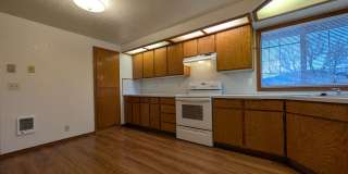 Spacious second floor 2-Bedroom, 1-Bath Apartment in Springfield 4-Plex! Gallery 8