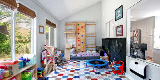 Fully Furnished Coastal Retreat Near Wrightsville Beach in Desirable Masonboro Neighborhood Gallery 15