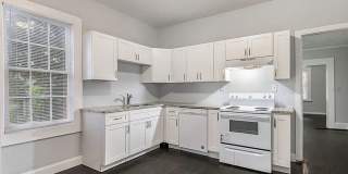 Spacious 3bd/2ba in Capitol View w/ Huge Fenced-In Backyard! Gallery 7