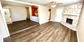 *COMING SOON* Cozy & Convenient – 3 Bedroom Home Near Shopping & Highways! Gallery 8