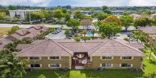 2596 Riverside Dr Gallery 1