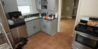 AVAILABLE NOW- 3 bbed 2 bath home! Gallery 6