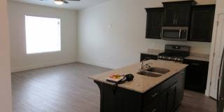 Move-In Discount!!!  3 Bed - 2 Bath Newer Construction Single Level Twin Home Gallery 3