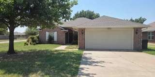 Comfort & Convenience in the Heart of Edmond Gallery 1