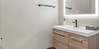 148 Oak Street Gallery 15