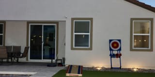 2410 West La Salle Street Gallery 28