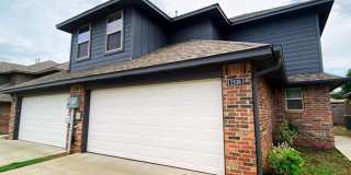 Charming 3-Bed Home w/ 2-Car Garage – Pet-Friendly Gallery 1