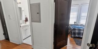 Bright and Sunny Updated 3-bed/1-bath near Loyola Gallery 10