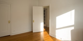 5415 S. Woodlawn Avenue Gallery 21