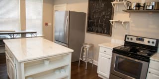 Walton Lakes Gallery 33