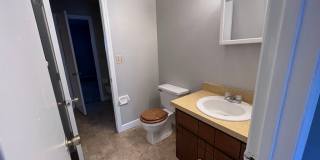 2 Bedroom / 1 Full and 2 Half Bath - Gallery 11