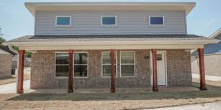 2 Bed 2 Bath Cottage! Gallery 1