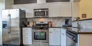 2 Bedroom 2.5 Bathroom with 2 Tandem Car garage ~ Convenient Cedar Mill Location Near St. Vincent Medical Center, Nike and Intel! Gallery 8