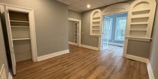 Spacious apartment in historic house! Gallery 4