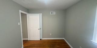 2885 Curtis St Gallery 15