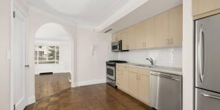 25 CENTRAL Park W Gallery 2