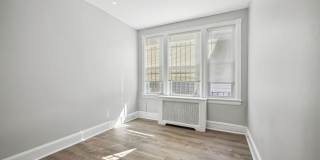 Newly Renovated 5BR/2BA Brownstone, Washer/Dryer Gallery 3