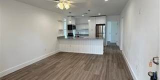 715 N WOODLAWN Avenue Gallery 2