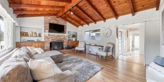 Furnished Balboa Peninsula Point Cottage Home | Available November 1st – April 30th Furnished Balboa Peninsula Point Cottage Home | Available November 1st – April 30th Gallery 7