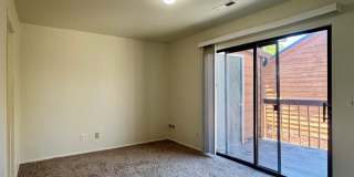Spacious 2 Bed 2 Bath Condo in Aurora! Across from Community Pool!! Spacious 2 Bed 2 Bath Condo in Aurora! Across from Community Pool!! Gallery 12