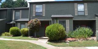 Renovated 3 bedroom Townhouse Gallery 1