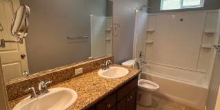 Beautiful home for rent in Visalia with a pool! Gallery 8